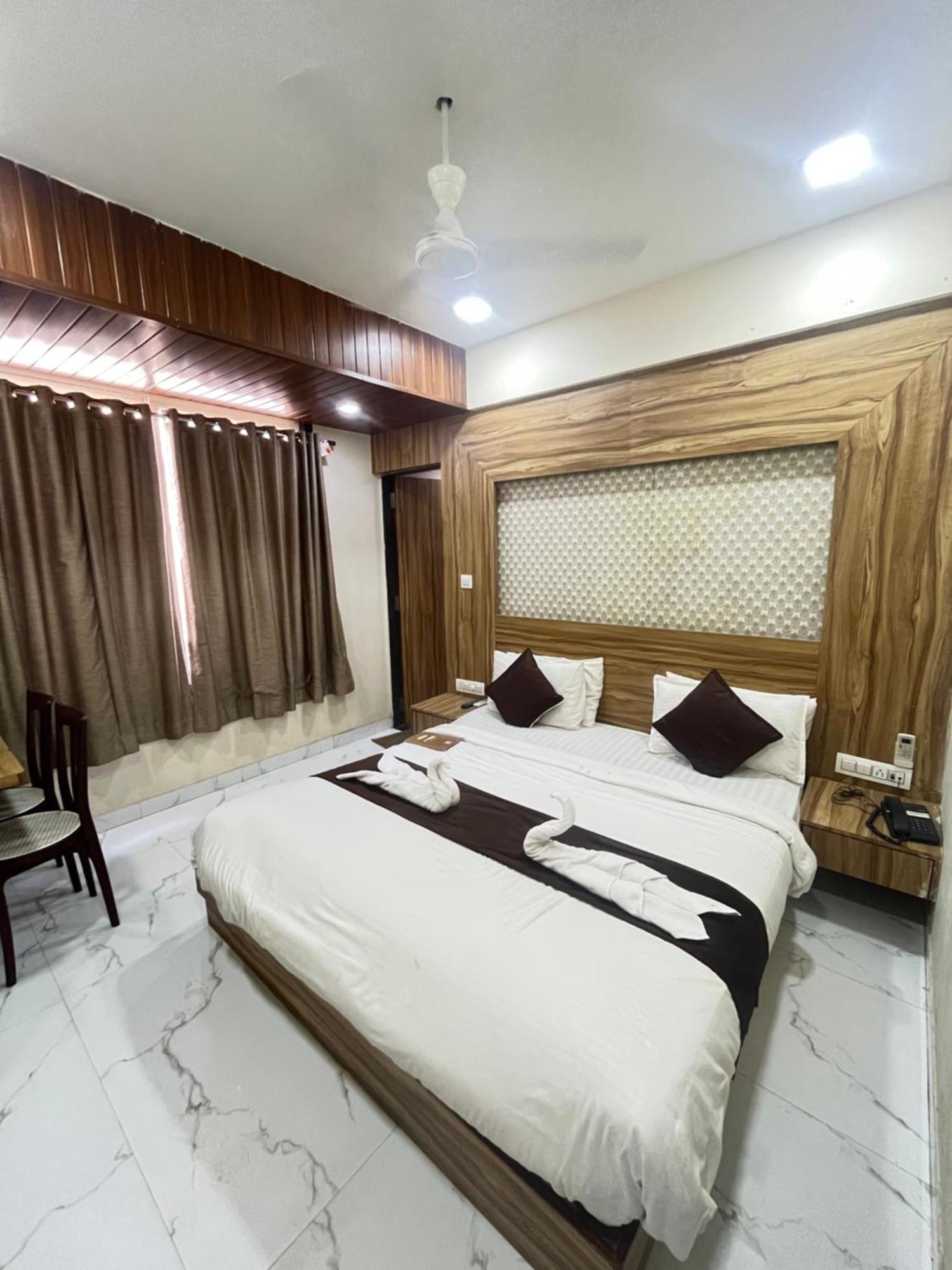 Bansuri Hotel - Opposite Shreenathji Temple Just80Mtr Walk L 1Min Away 966O9O1Oo6 Nathdwara Exterior photo