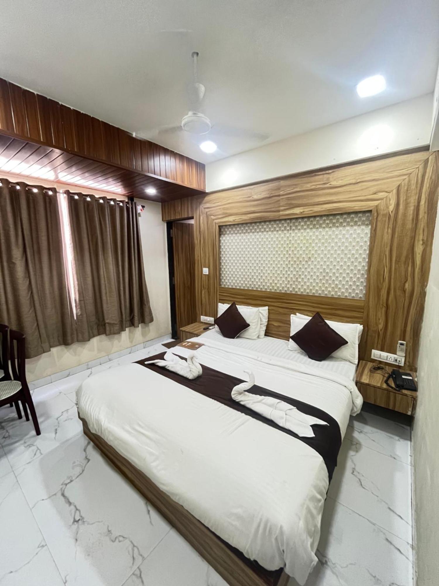 Bansuri Hotel - Opposite Shreenathji Temple Just80Mtr Walk L 1Min Away 966O9O1Oo6 Nathdwara Exterior photo